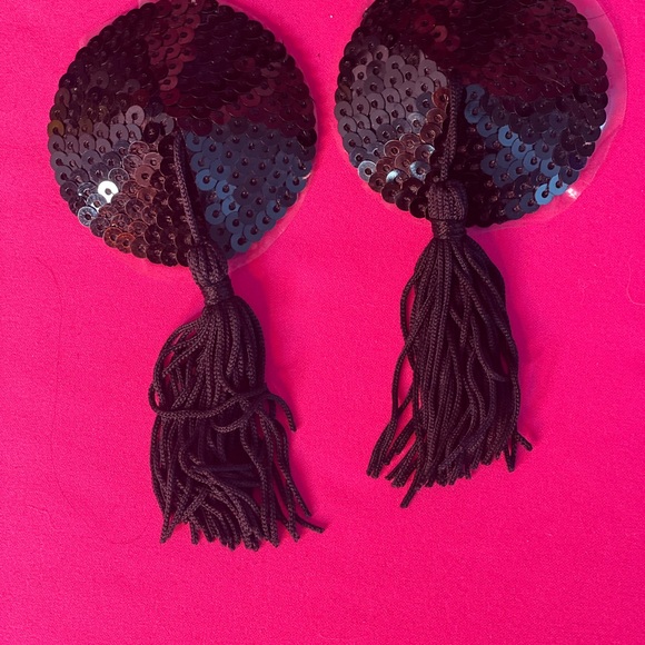 black Sequin pasties with tassels - Picture 5 of 6
